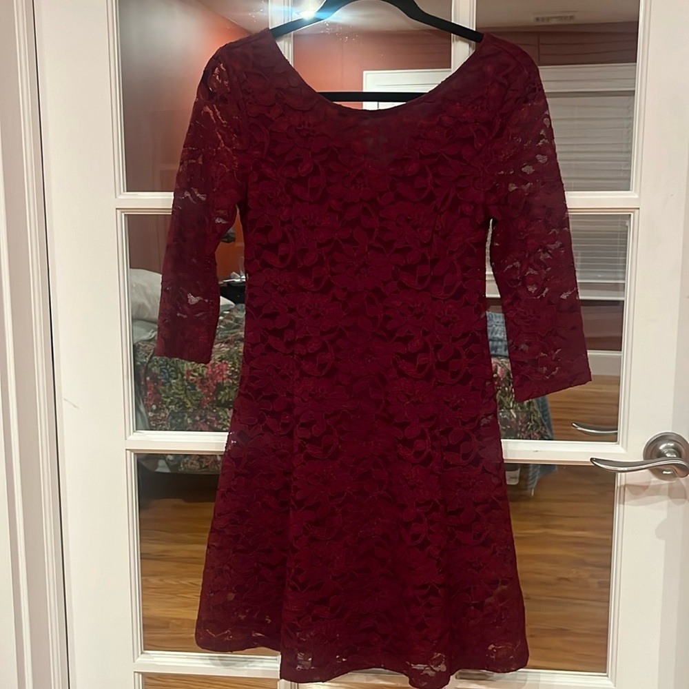 Lush Maroon lace 3/4 sleeve dress